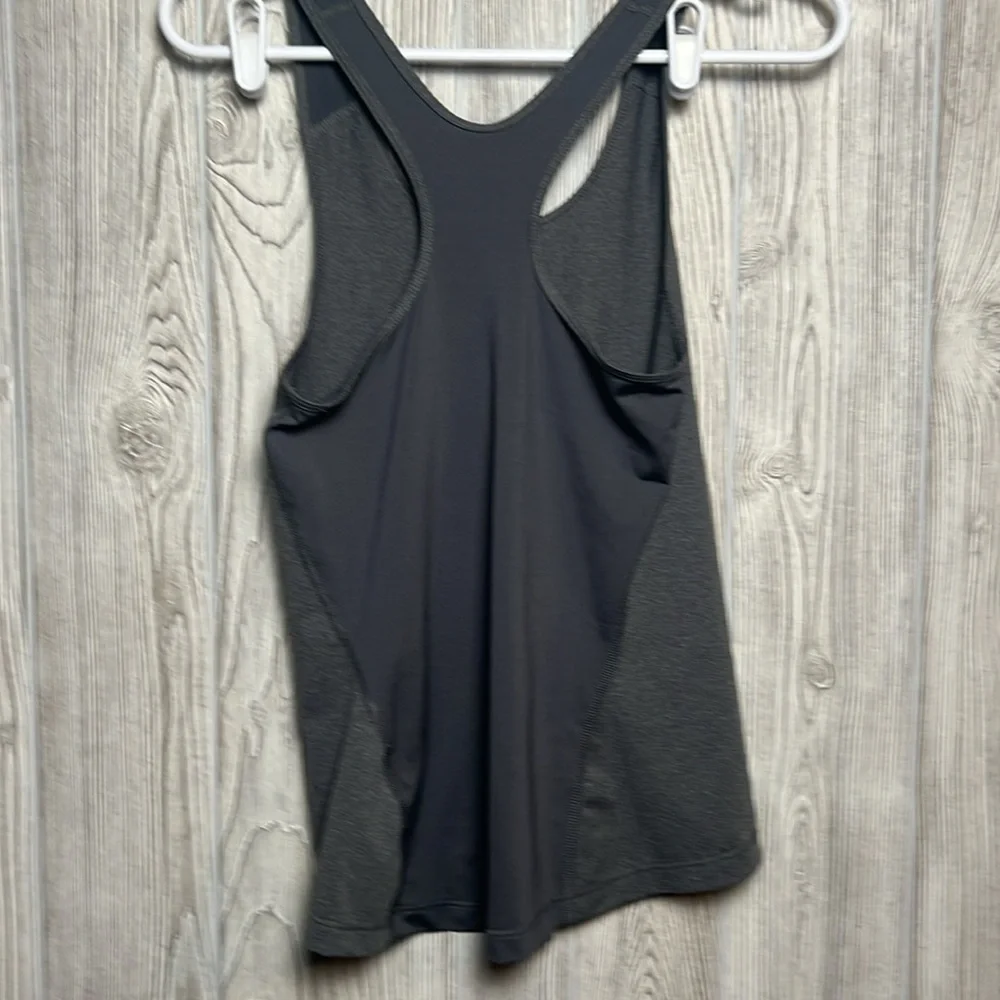NIKE Dri Fit Grey Fitness Tank Top. Size small